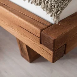 Wohnen Naturholzmöbel|Betten*Balkenbett aus Eichenholz mit Kufen - Piassona