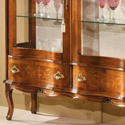 Wohnen Barock Vitrine 2-türig Agosto mit Nussbaum Furnier