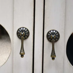 Wohnen Vintage Möbel*Boho Türen-Kommode in Antikweiß - Anice