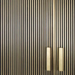 Wohnen Design Schrank mit viel Bodenfreiheit - Hayato