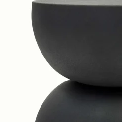 Wohnen Designermöbel*Designer Beistelltisch aus Metall - Borna