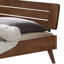 Wohnen Braune Möbel*Dunkles Holzbett aus Nussbaum Massivholz - Vetonia