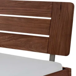 Wohnen Braune Möbel*Dunkles Holzbett aus Nussbaum Massivholz - Vetonia