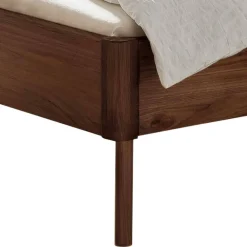 Wohnen Braune Möbel*Dunkles Holzbett aus Nussbaum Massivholz - Vetonia