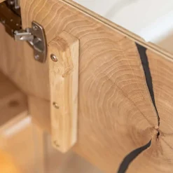 Wohnen Eichenholz Hängevitrine mit Hirnholz Applikation - Deruta