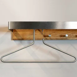 Wohnen Elegante Hängegarderobe aus Eichenholz - Skowera