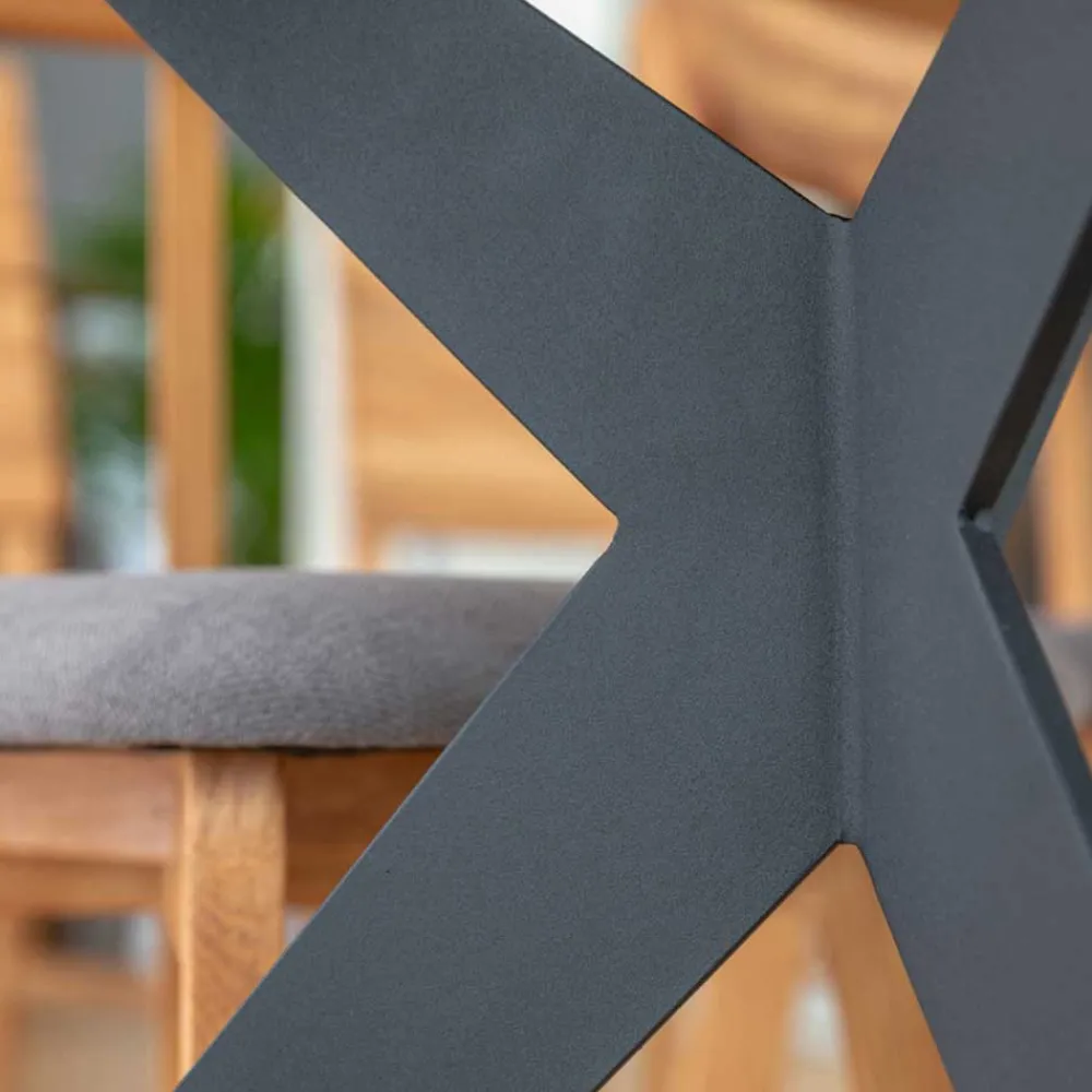 Wohnen Eleganter Esszimmertisch aus massivem Eichenholz - Licium