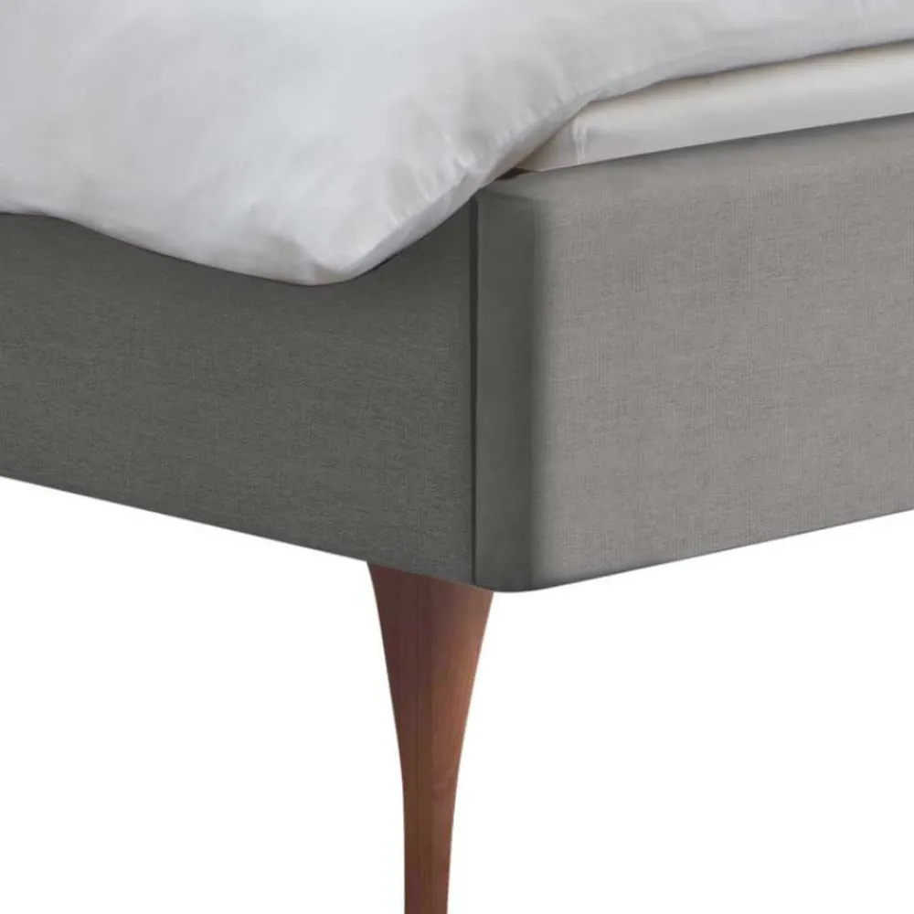 Wohnen Elegantes Polsterbett in Grau und Kernbuche - Silka