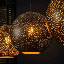 Wohnen Hängeleuchte mit vier Kugelschirmen aus Metall - Feixon