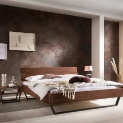 Wohnen Industrial Bett aus Nussbaum massiv - Bluesa