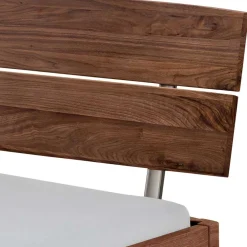 Wohnen Industrial Bett aus Nussbaum massiv - Bluesa