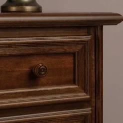 Wohnen Küchenschränke|Flurkommoden*Klassisch gestaltete Hochkommode in Walnussfarben - Manicos