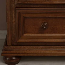 Wohnen Küchenschränke|Flurkommoden*Klassisch gestaltete Hochkommode in Walnussfarben - Manicos