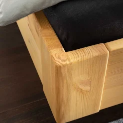 Wohnen Jugendbetten*Massives Holzbett mit Kufengestell - Vorianca