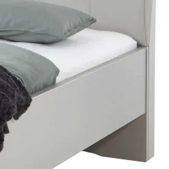 Wohnen Jugendbetten*Modernes Designbett in hellem Grau - Nucina