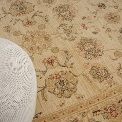 Wohnen Orientalischer Teppich mit floralem Muster - Fenturam