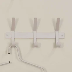 Wohnen Wandgarderobe mit drei Doppelhaken - Contrage