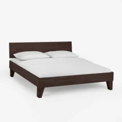 Wohnen Wengefarbiges Holzbett Careful aus Buche massiv lackiert