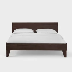 Wohnen Wengefarbiges Holzbett Careful aus Buche massiv lackiert